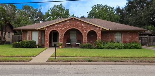 1426 E Ailsie Ave, Kingsville, TX, 78363-6907 | Card Image