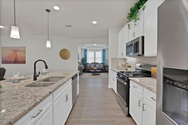 6012 Hightower St, House other with 5 bedrooms, 3 bathrooms and null parking in Aubrey TX | Image 14