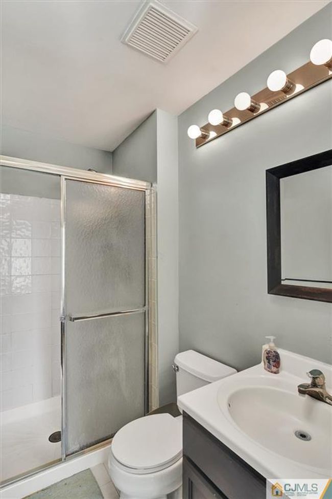 17 8 Giera Court, Sold in Sayreville Zoocasa