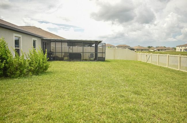 16623 Carlton Pond St, House other with 4 bedrooms, 2 bathrooms and null parking in Wimauma FL | Image 5