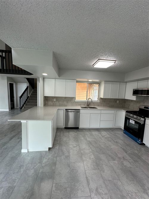 11406 Caesar Dr, Stafford, TX, 77477-1221 | Card Image