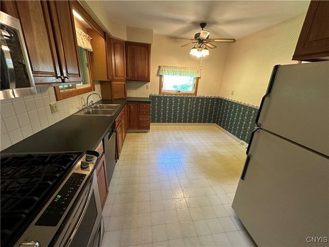 Kitchen | Image 6