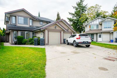 3131 267 A St, Home with 3 bedrooms, 2 bathrooms and 3 parking in Aldergrove BC | Image 2