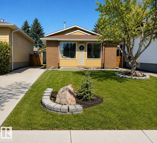 4910 43 Ave, House with 3 bedrooms, 2 bathrooms and null parking in Beaumont AB | Card Image