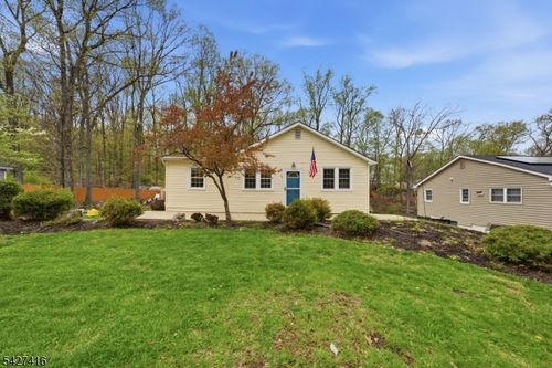 32 Coolidge Trl, Hopatcong, NJ, 07843-1516 | Card Image