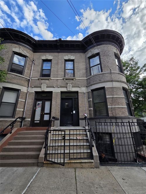 440 E 186th St, New York, NY, 10458 | Card Image
