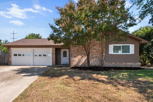 2700 Shady Grove Dr, Bedford, TX, 76021-4202 | Card Image