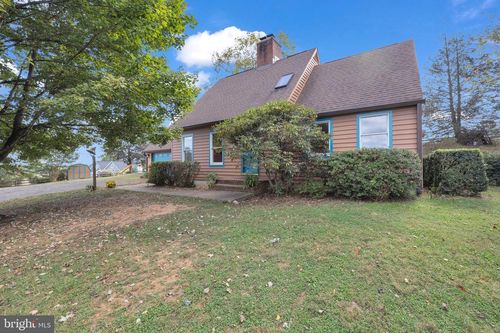 8729 Green Rd, WARRENTON, VA, 20187-7733 | Card Image