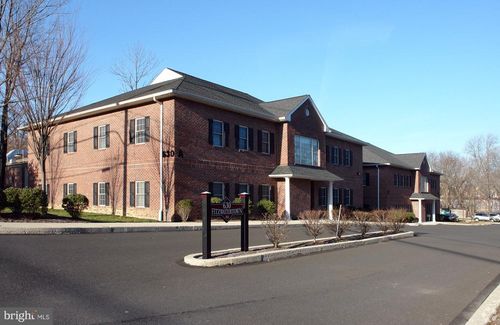 630 Fitzwatertown Rd, WILLOW GROVE, PA, 19090-1927 | Card Image