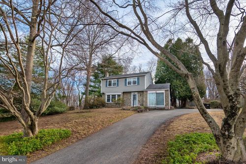 2126 Robin Ln, POTTSTOWN, PA, 19465-8609 | Card Image