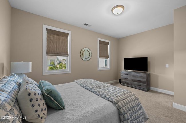 Guest Bedroom #1 | Image 26