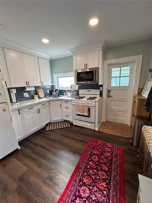 29 Dale Ave, Ossining, NY, 10562-3529 | Card Image