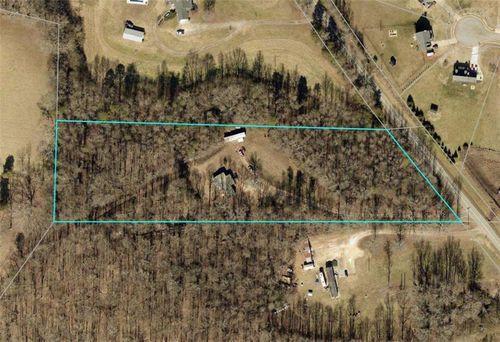 8285 Campground Rd, Clermont, GA, 30527-1628 | Card Image