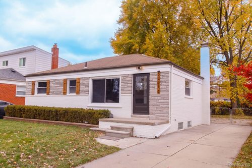 29213 Joan St, Saint Clair Shores, MI, 48081-3244 | Card Image