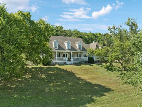4235 Little Pond Ln, Thompsons Station, TN, 37179-5250 | Card Image
