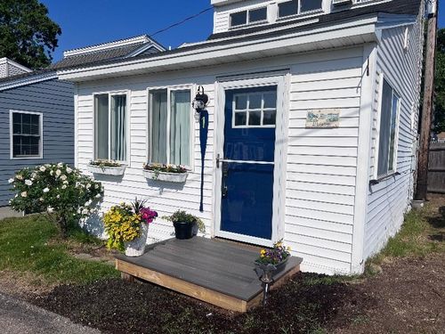 1-470 Winnacunnet Rd, Hampton, NH, 03842-2727 | Card Image