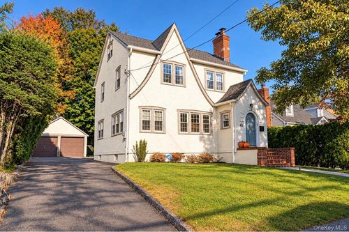 437 Third Ave, Pelham, NY, 10803-1117 | Card Image