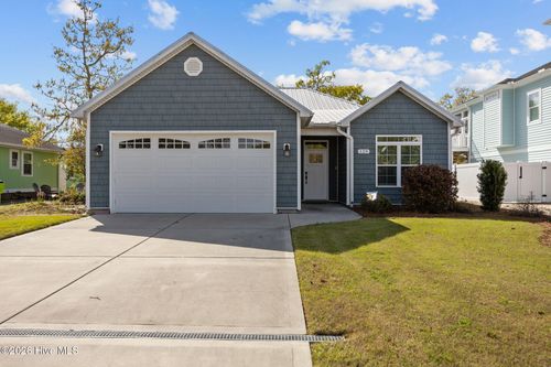 129 11th St, Oak Island, NC, 28465-7022 | Card Image