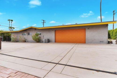 2111 E Wayne Rd, Palm Springs, CA, 92262 | Card Image