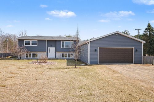 5912 Falkenbury Rd, North Branch, MI, 48461-9675 | Card Image