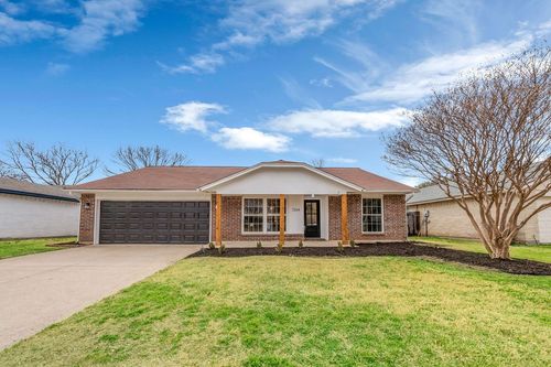 7204 Church Park Dr, Fort Worth, TX, 76133-6809 | Card Image