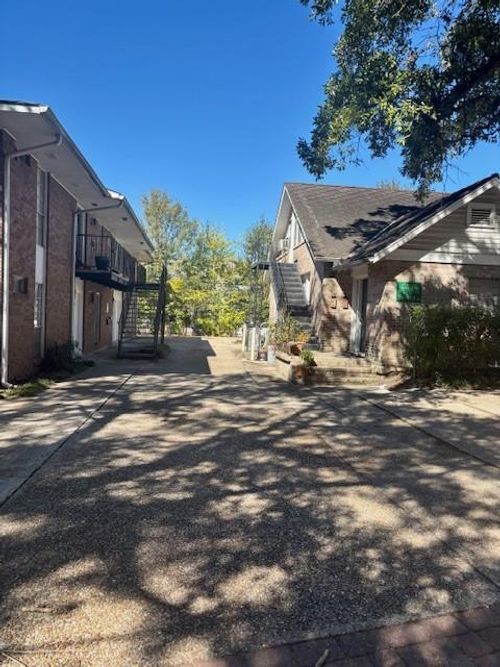 apt-a-325 E State St, Baton Rouge, LA, 70802-6924 | Card Image