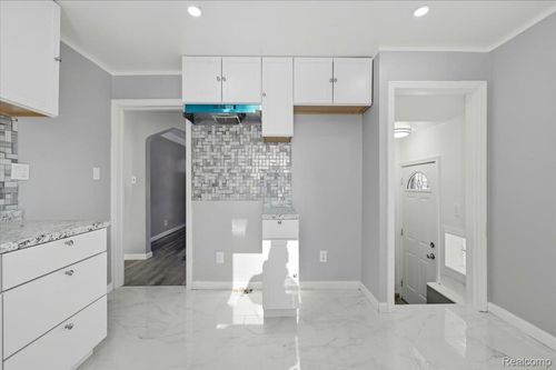 16662 Collingham Dr, Detroit, MI, 48205-1510 | Card Image