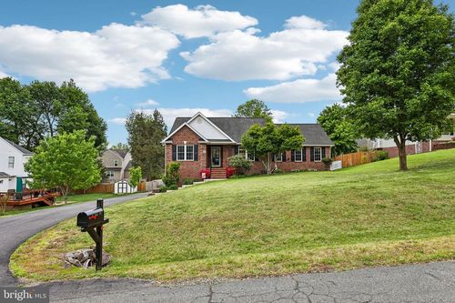 3 Jill Ct, FREDERICKSBURG, VA, 22405-1827 | Card Image