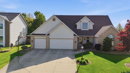 415 Ridge Hill Pl, Fort Wayne, IN, 46804-6452 | Card Image