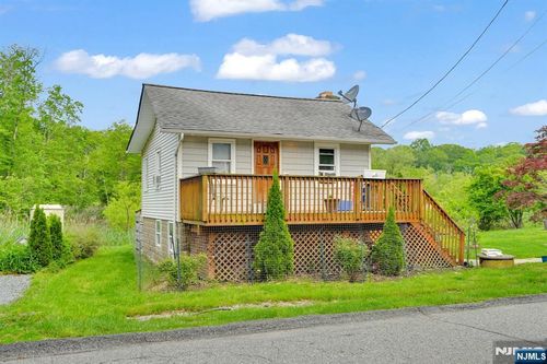 3 Riverside Rd, Hewitt, NJ, 07421-1529 | Card Image