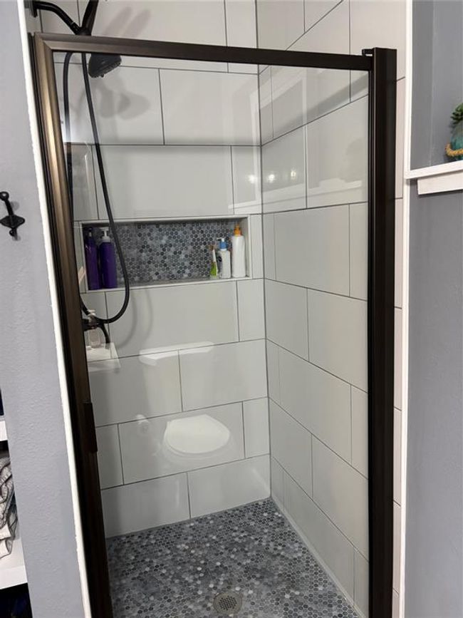 Primary Shower | Image 5