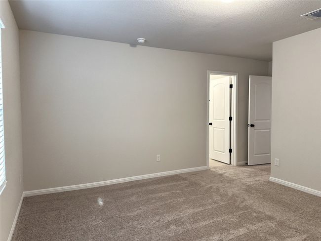 Bedroom 2 has ensuite bathroom. | Image 15