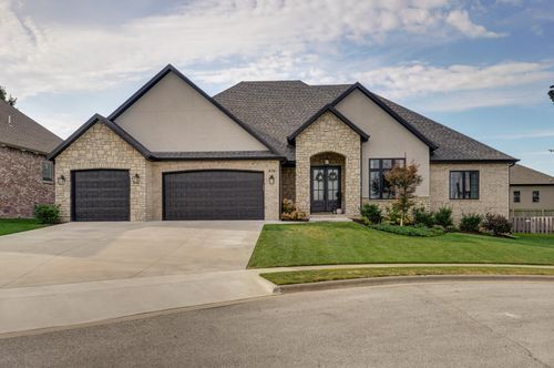 870 E Emerald Ter, Nixa, MO, 65714-9457 | Card Image