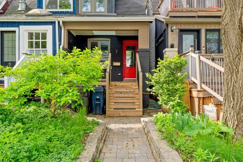 7 Norway Ave, Toronto, ON, M4L1P7 | Card Image