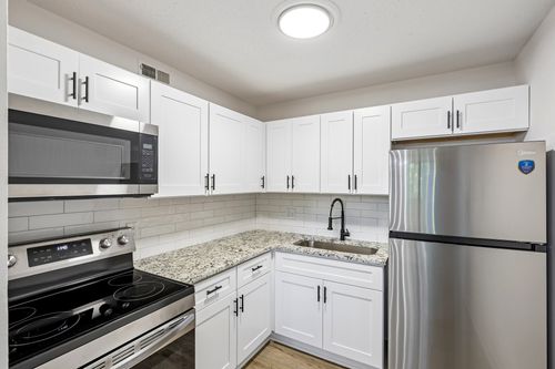 k2-6680 Charlotte Pike, Nashville, TN, 37209-4230 | Card Image
