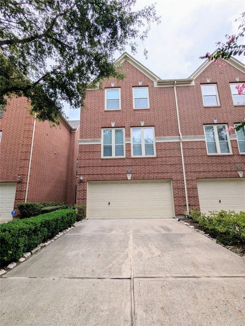 830 E Heights Hollow Ln, Houston, TX, 77007-7072 | Card Image