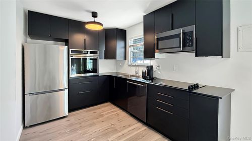 6-4 Forge Gate Dr, Cold Spring, NY, 10516-3116 | Card Image