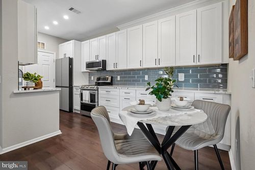 10211-1521 Spring Gate Dr, MCLEAN, VA, 22102-3415 | Card Image