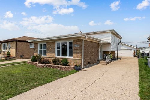 3837 Emerson Dr, Schiller Park, IL, 60176-2408 | Card Image