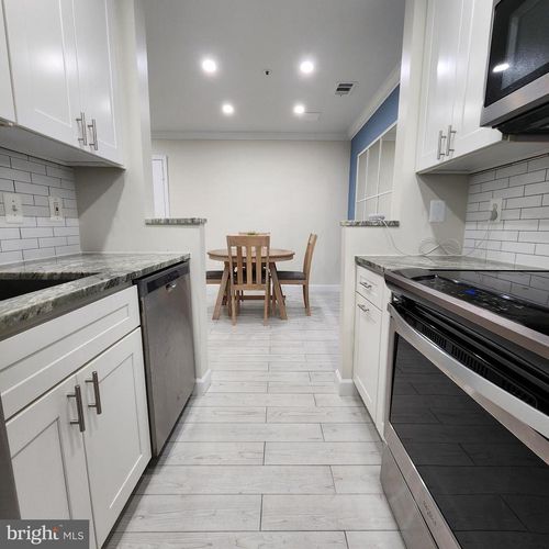 apt-102-255 S Pickett St, ALEXANDRIA, VA, 22304-4727 | Card Image