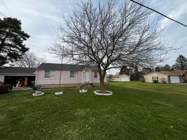 8070 Grand Blanc Rd, House other with 3 bedrooms, 1 bathrooms and null parking in Swartz Creek MI | Image 16