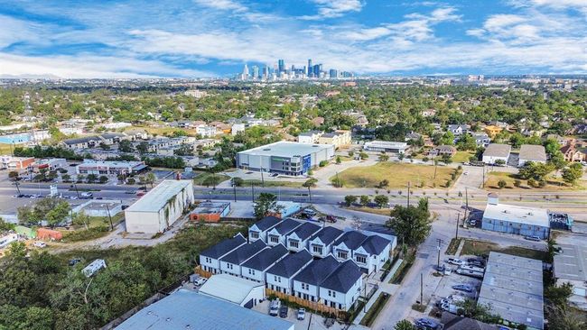 Close proximity to UH & TSU campuses, Downtown, TMC, Galleria etc. This area is booming! | Image 4