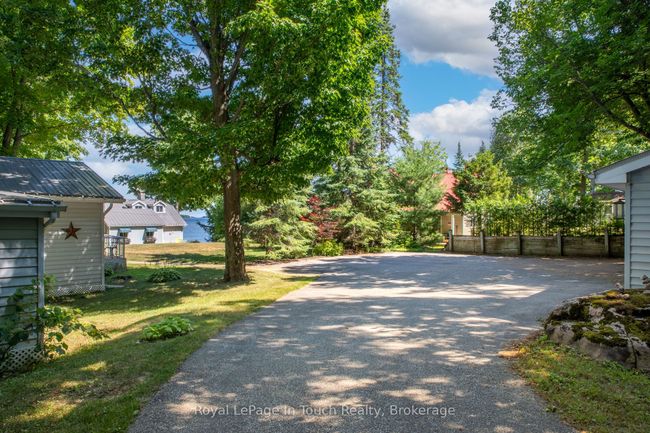1443 Champlain Rd, House other with 5 bedrooms, 3 bathrooms and 6 parking in Tiny ON | Image 15