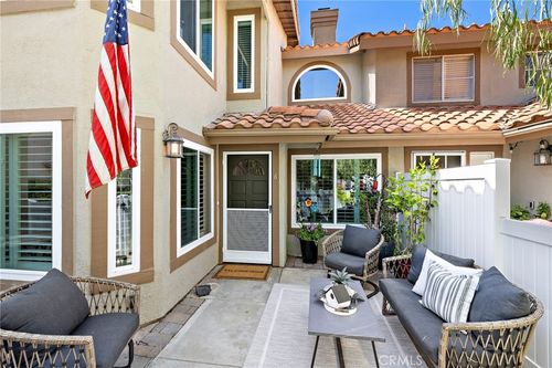 6 Vista Cielo, Rancho Santa Margarita, CA, 92688-1015 | Card Image