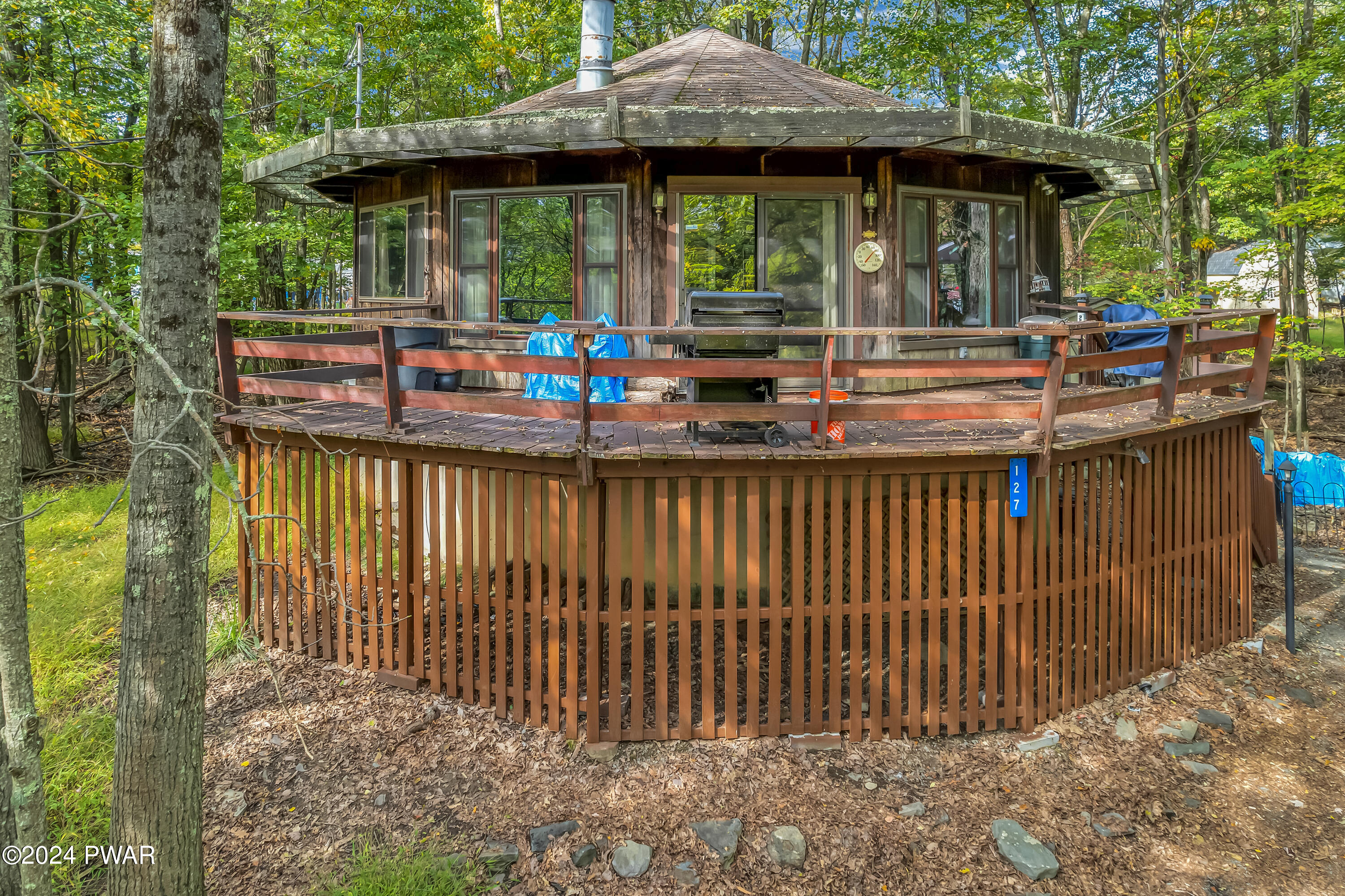 Westwood Dr, Dingmans Ferry, PA 18328