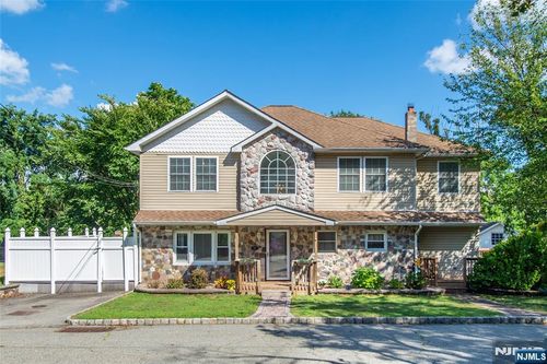 36 Ella St, Bloomingdale, NJ, 07403-1105 | Card Image