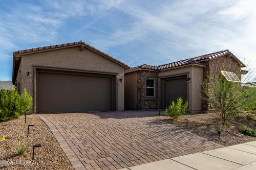 2751 W Plateau Ridge Dr, Oro Valley, AZ, 85742-0064 | Card Image