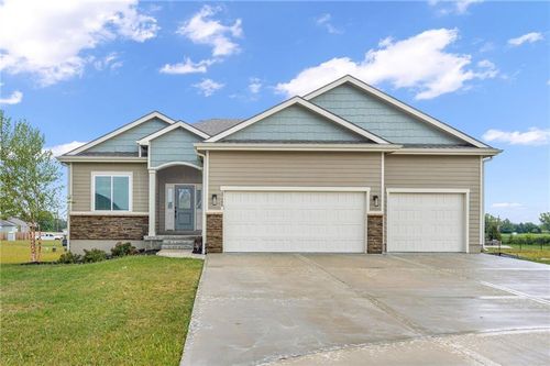 32468 168th Ct, Gardner, KS, 66030-6603 | Card Image