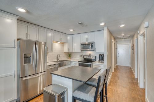 207-104 Cove E, Horseshoe Bay, TX, 78657-5896 | Card Image