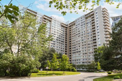 803 - 3590 Kaneff Cres, Condo with 2 bedrooms, 2 bathrooms and 1 parking in Mississauga ON | Image 1